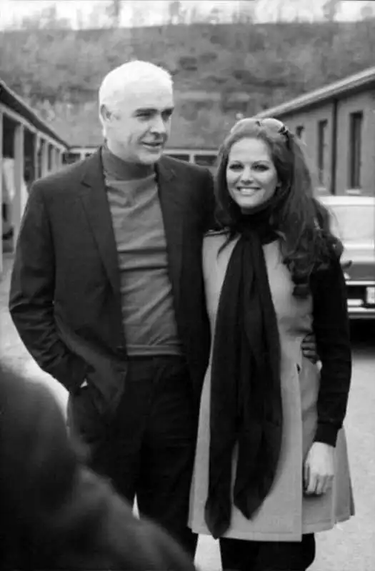 SEAN CONNERY CLAUDIA CARDINALE 