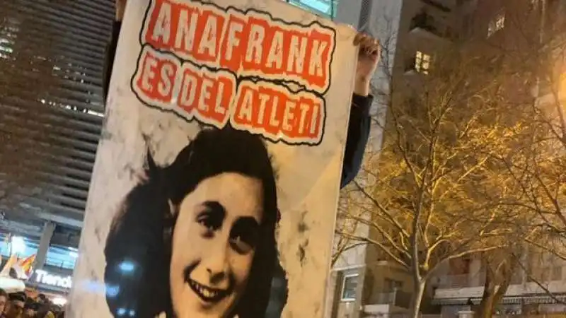 striscione anna frank real madrid atletico madrid