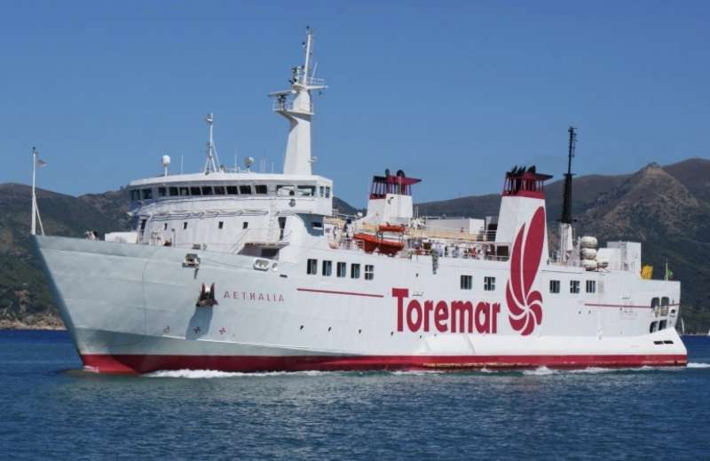 traghetto toremar