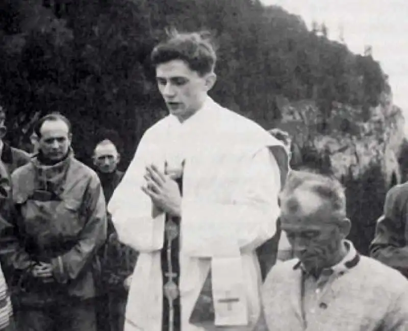 UN GIOVANE JOSEPH RATZINGER