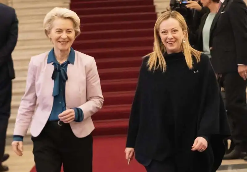 URSULA VON DER LEYEN E GIORGIA MELONI 