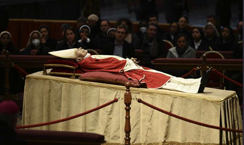 veglia al corpo di ratzinger 5