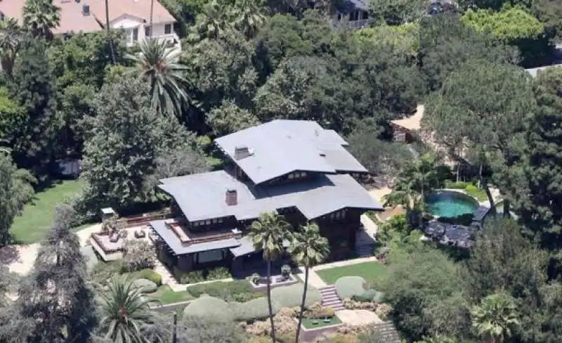 villa di los feliz di brad pitt 3