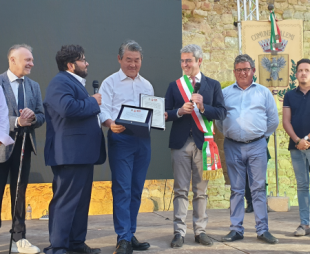 yongman kim riceve la cittadinza onoraria di salemi