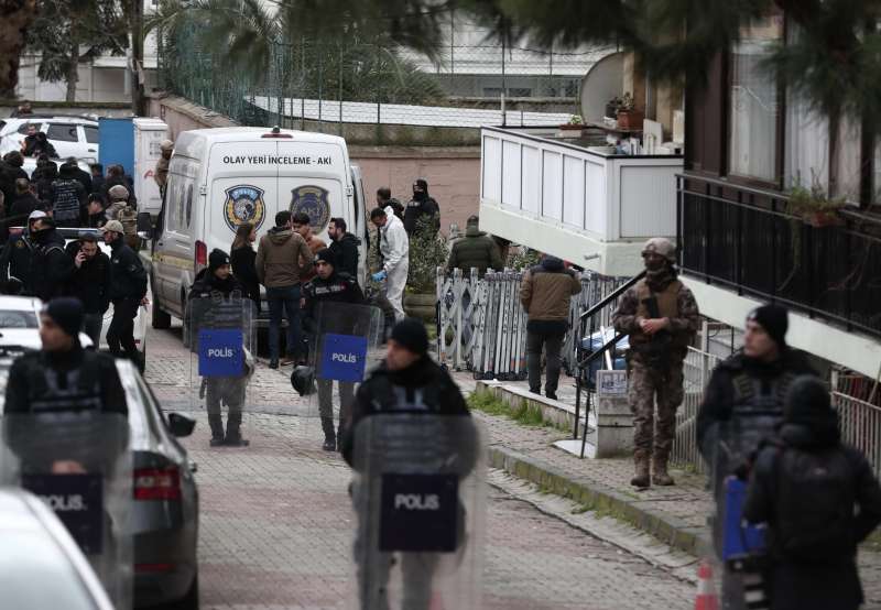 attacco a una chiesa italiana a istanbul 1