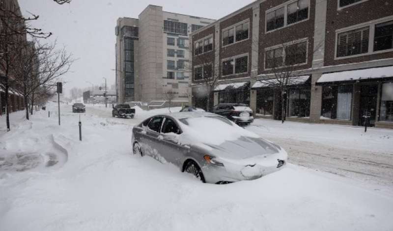 auto tesla ferme per il freddo a chicago 6