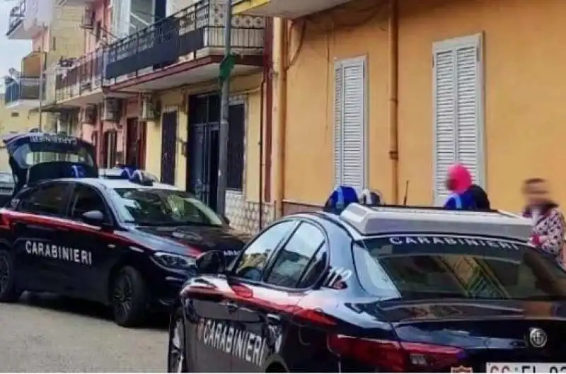 BAMBINA CADUTA DAL SECONDO PIANO A CAIVANO