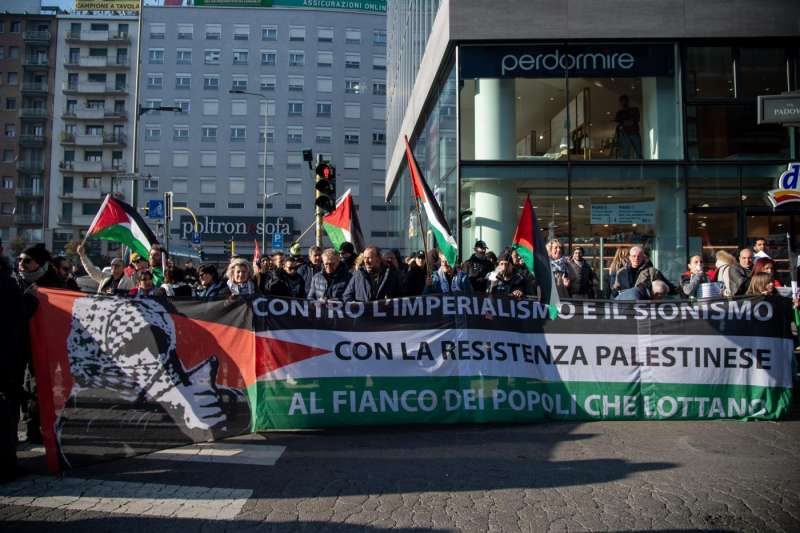 corteo pro palestina a milano 2