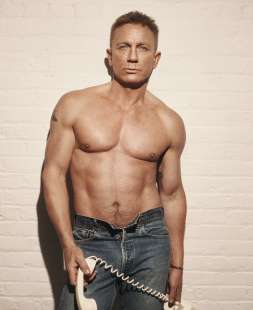 DANIEL CRAIG