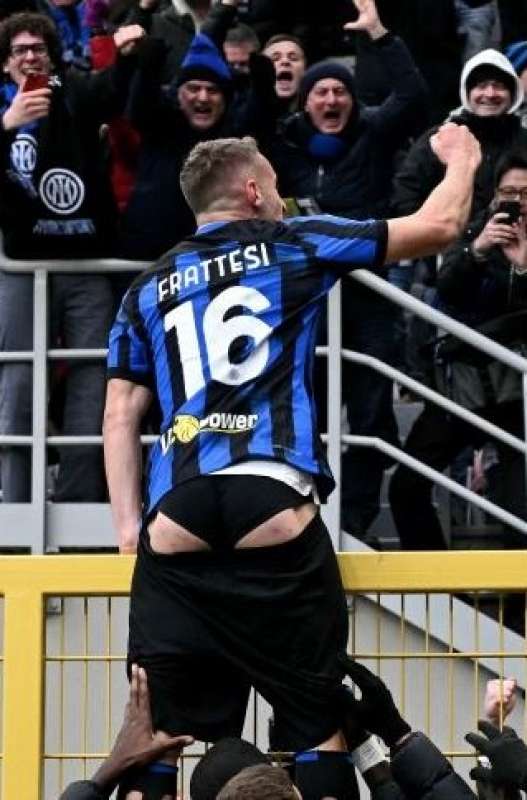 DAVIDE FRATTESI IN MUTANDE - INTER VERONA