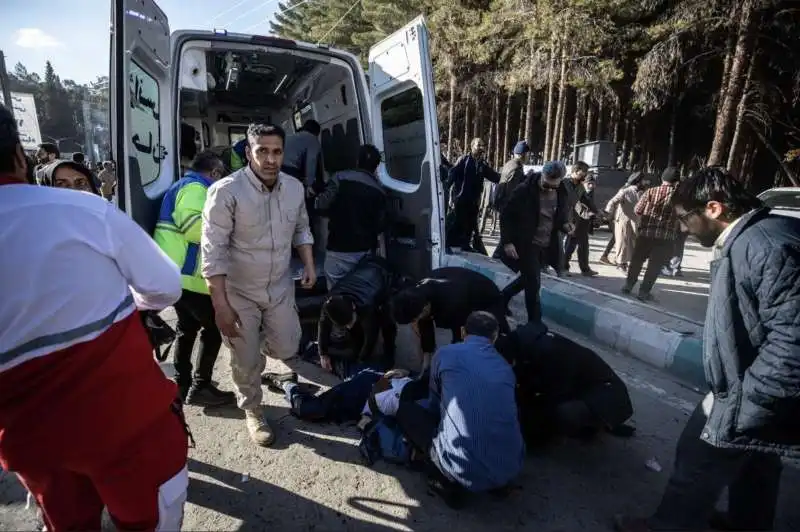 ESPLOSIONI A KERMAN, IN IRAN, VICINO ALLA TOMBA DI QASSEM SOLEIMANI 