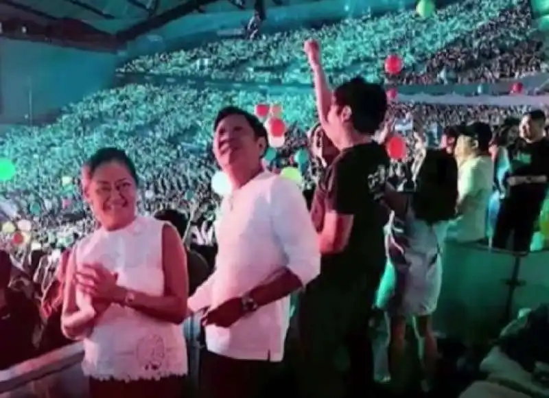 ferdinand marcos jr al concerto dei coldplay 3