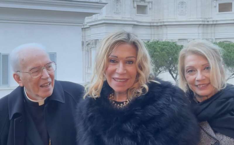 giovan battista re melania rizzoli francesca nanni in vaticano