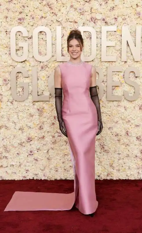 hailee steinfeld in prada