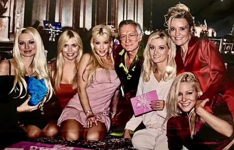 hugh hefner e le conigliette 1