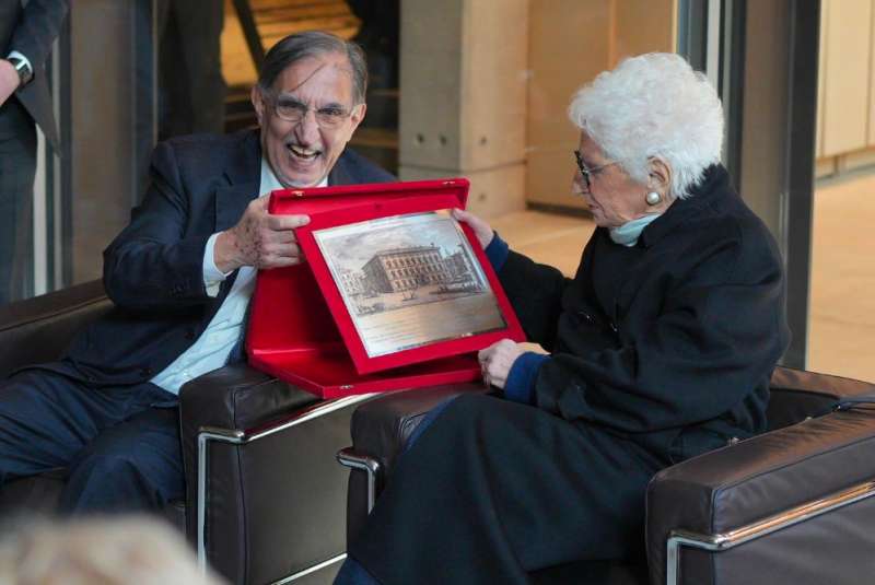 ignazio la russa liliana segre - memoriale della shoah a milano