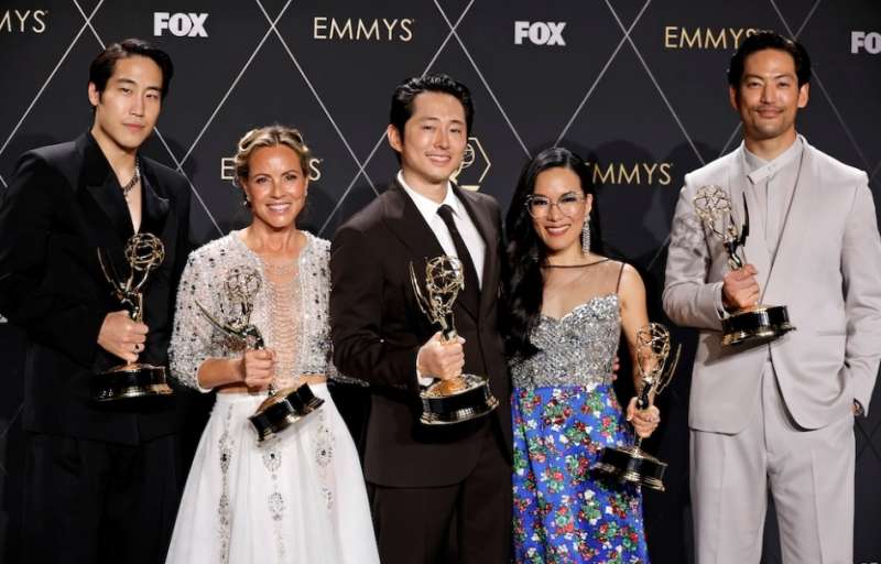 il cast di beef young mazino, maria bello, steven yeun, ali wong e joseph lee