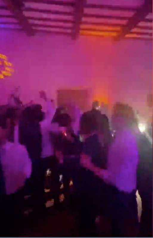 il video del crollo del pavimento durante la festa di matrimonio a pistoia 8