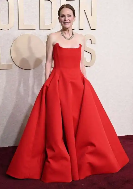 julianne moore in bottega veneta