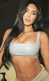 KIM KARDASHIAN 7