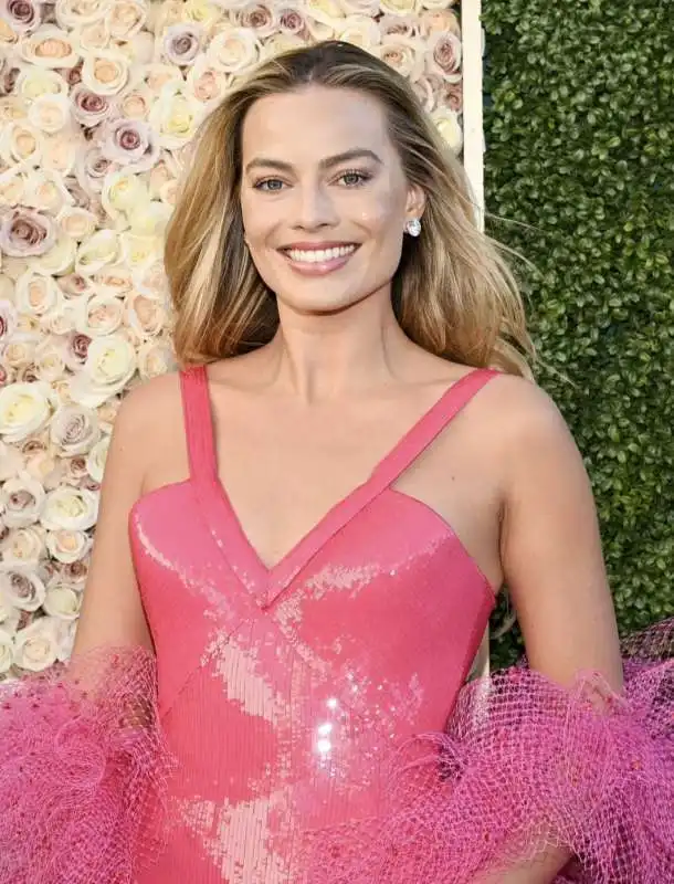 margot robbie ai golden globe 2024 .     