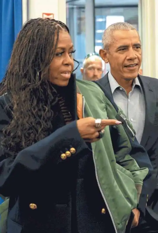 MICHELLE E BARACK OBAMA 