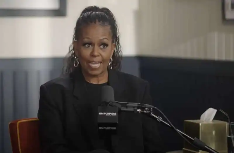 michelle obama ospite al podcast on purpose   4