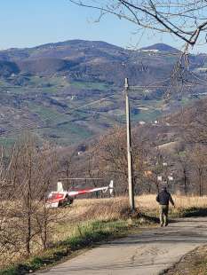 MODENA - CLIENTI ARRIVANO AL RISTORANTE IN ELICOTTERO