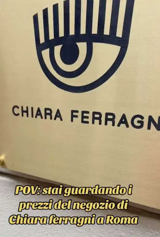 negozio di chiara ferragni vandalizzato a roma  