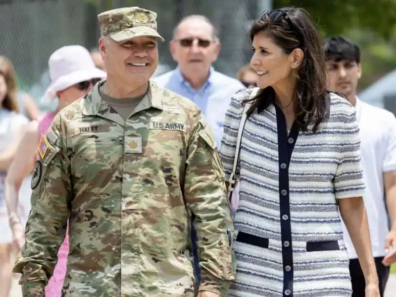 NIKKI HALEY CON IL MARITO