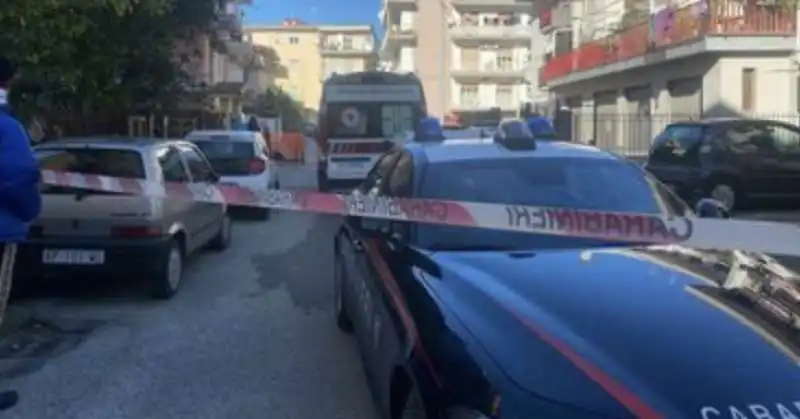 omicidio suicidio agropoli   3