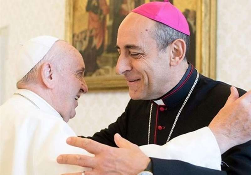 PAPA FRANCESCO E VICTOR MANUEL FERNANDEZ