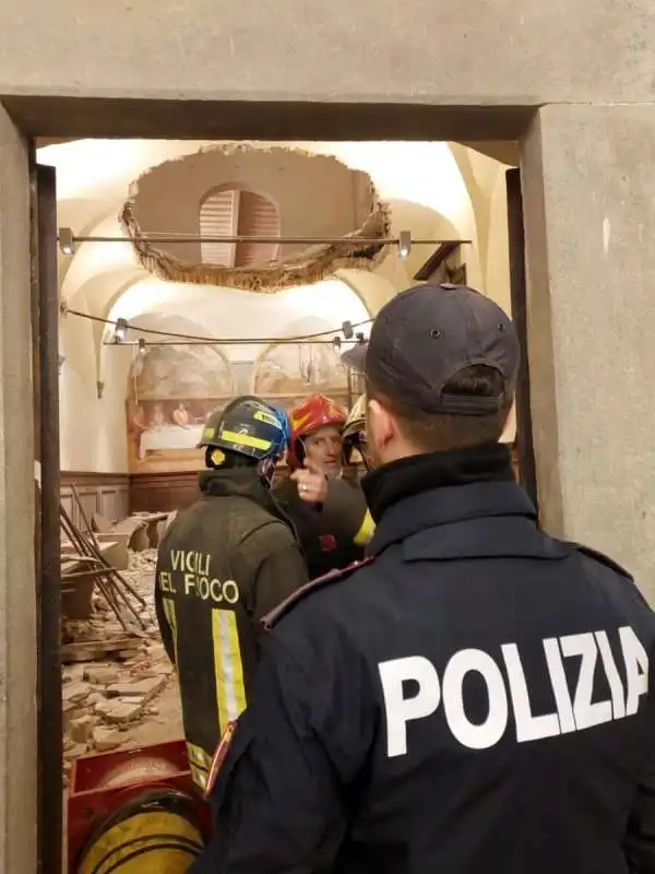 pistoia   crolla il solaio a una festa di matrimonio 4