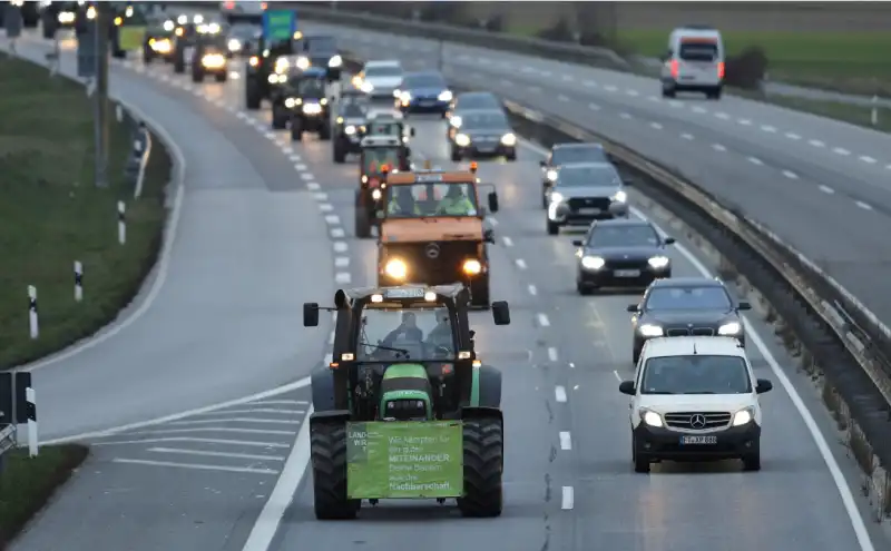 rivolta agricoltori germania