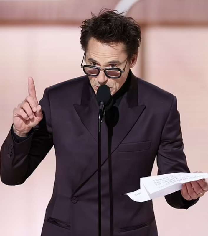 robert downey jr golden globe 2024