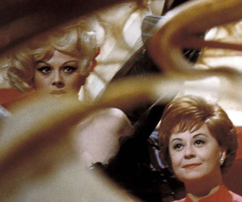 sandra milo giulietta masina giulietta degli spiriti 1965