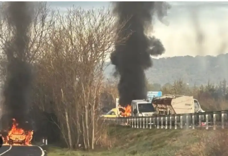 SASSARI ASSALTO ARMATO A UN PORTAVALORI