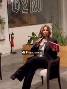 selvaggia lucarelli alla presentazione del libro di francesca fialdini 9