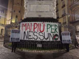 sit in pro palestina a napoli