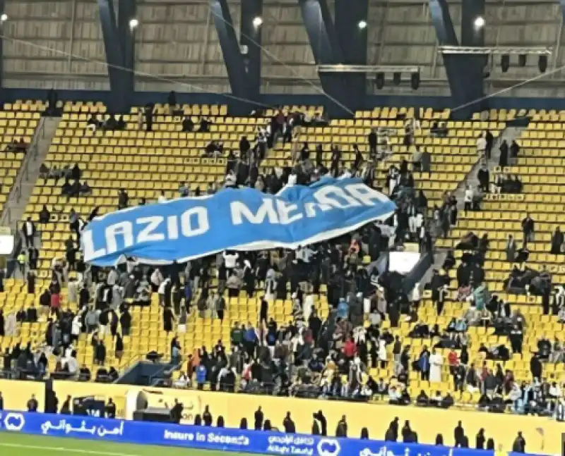 supercoppa striscione contro la lazio