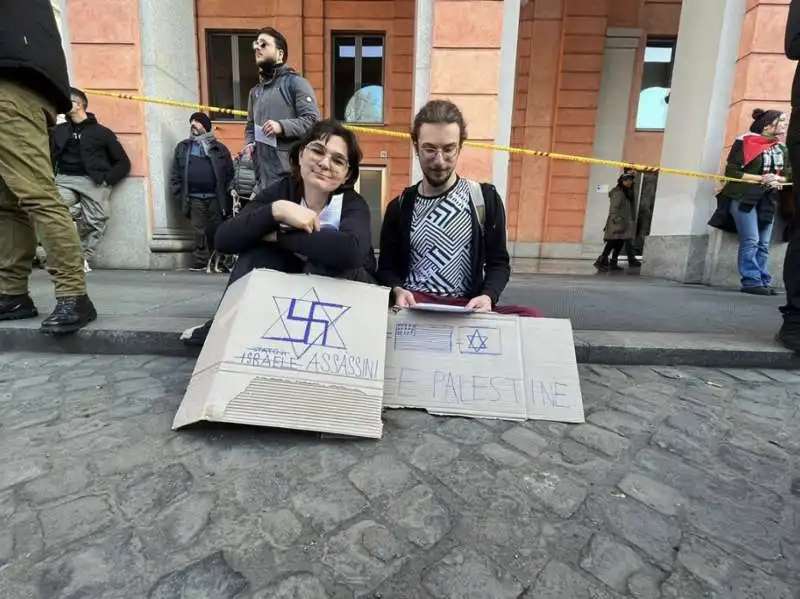 svastiche alla manifestazione pro palestina per il giorno della memoria    roma 