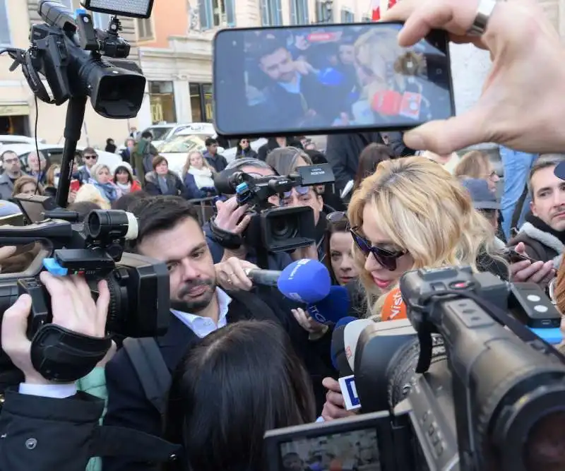 valeria marini intervistata  foto di bacco