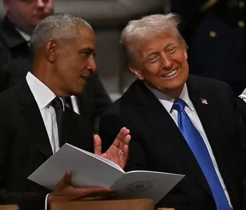 barack obama e donald trump ai funerali di jimmy carter 1