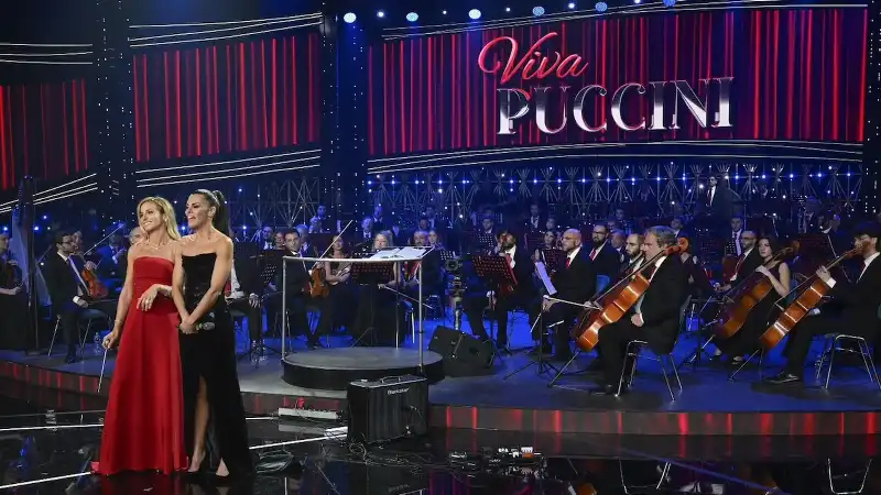 BEATRICE VENEZI E BIANCA GUACCERO - VIVA PUCCINI