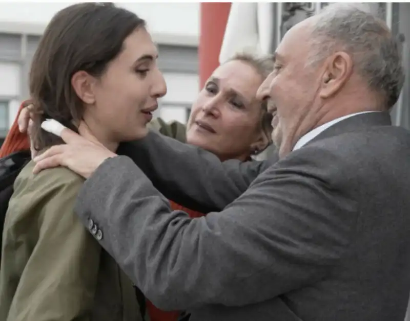 cecilia sala con la madre e il papà 1