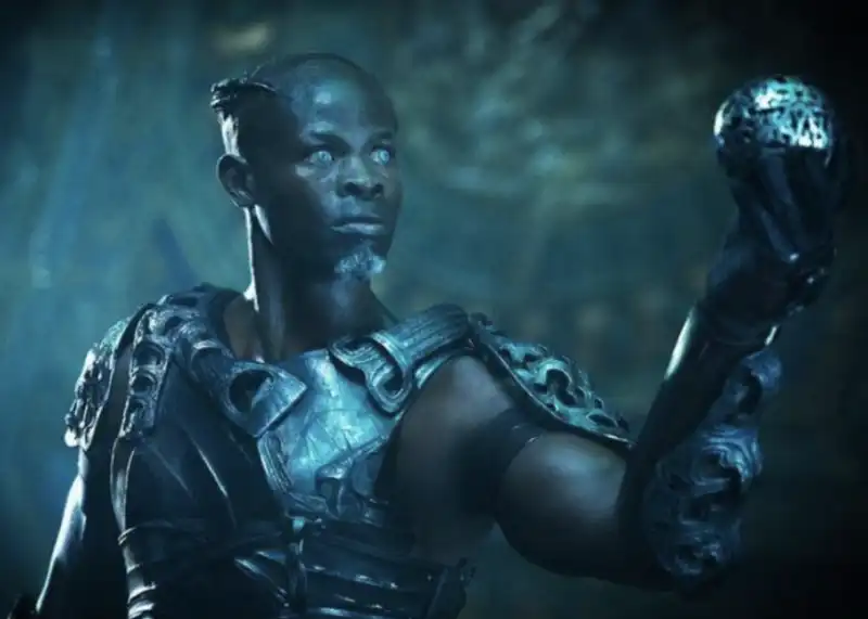 Djimon Hounsou 