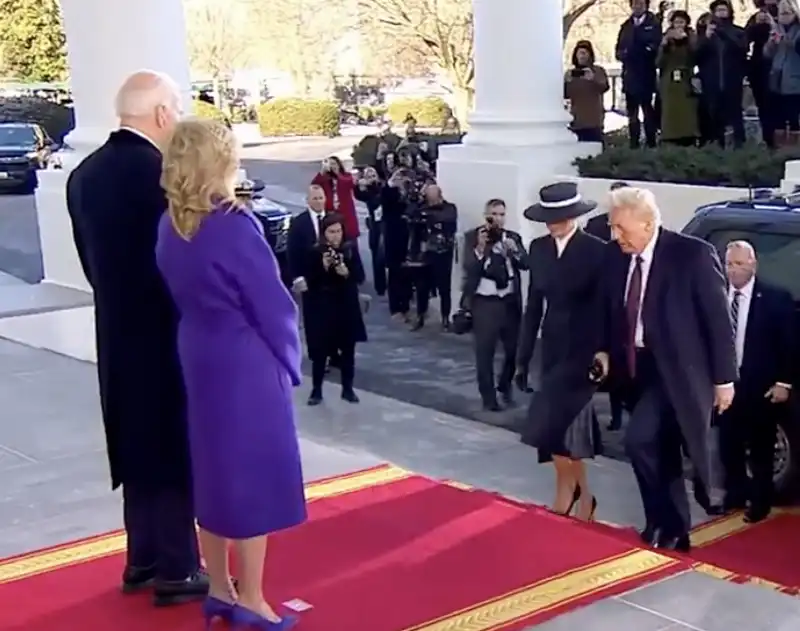 donald e melania trump accolti da joe e jill biden alla casa bianca   inauguration day    7