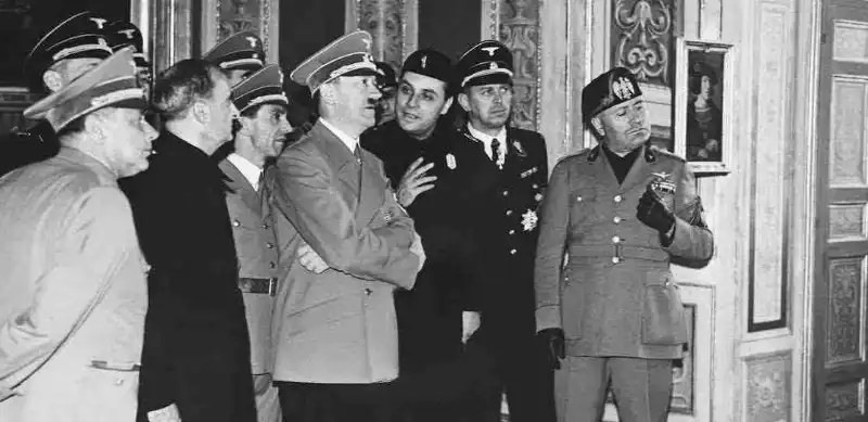 hitler ranuccio bianchi bandinelli e mussolini agli uffizi[2]