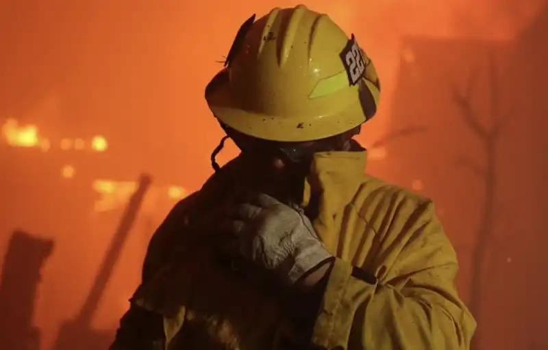 INCENDI A LOS ANGELES