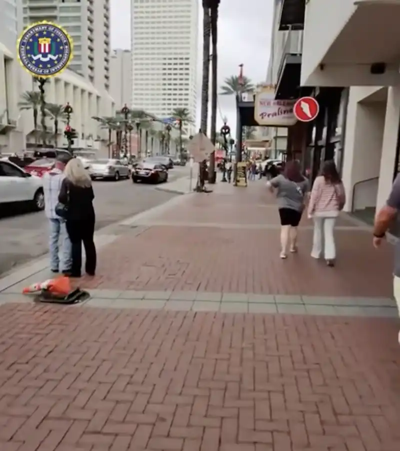 la ricognizione di shamsud jabbar con gli occhiali meta a new orleans 5